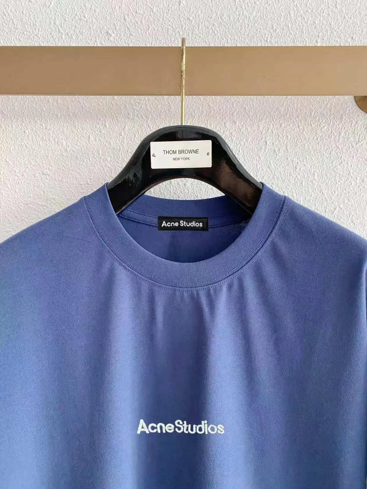 Acne*Studio Chest embroidery + frayed back print Spring and summer New Arrival Double-sanded plain short-sleeved pure cotton fabric, differentiated from ordinary fabrics, tight yarn, long-lasting washing without deformation, micro-wide version of T-shirts for men and women Same style. Color: Black White Blue Gray Size: S (90-130 pounds) M (125-140 pounds) L (135-160 pounds) XL (160-180 pounds) XXL (180 pounds)
